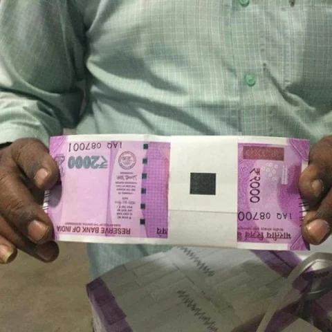 `தேவைக்கு அதிகமாகவே 2,000 ரூபாய் நோட்டுகள் புழக்கத்தில் இருக்கின்றன!’ - மத்திய அரசு