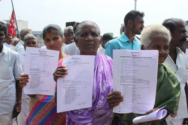 `ஆங்கிலேயர் சட்டத்தைக் கொண்டு பழங்குடியினரை மிரட்டும் வனத்துறை’ - சரியெனச் சொல்லும் ஓ.பி.எஸ்..!