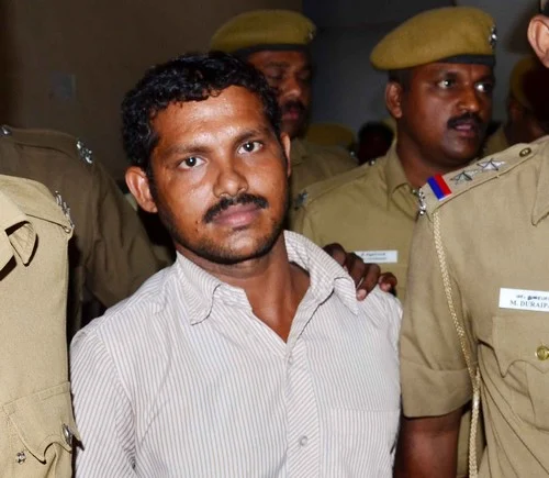 தேடப்பட்டு வந்த மாவோயிஸ்ட் நீதிமன்றத்தில் சரண்!