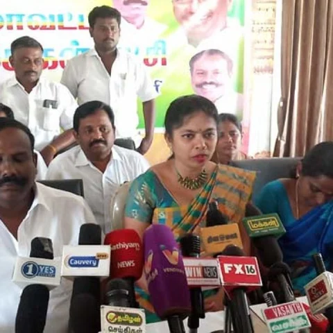 `இந்தக் கூட்டணி தொடராது!' - பா.ம.க மாநிலப் பொருளாளர் திலகபாமா ஓப்பன் டாக்