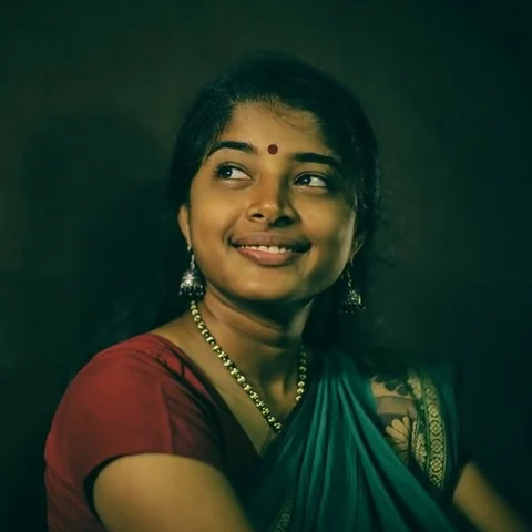 “என் காதல் கல்யாணக் கதை... இப்பவும் ஆச்சரியமா இருக்கு!” - ‘அழகிய தமிழ்மகள்’ ஷீலா சோழன்