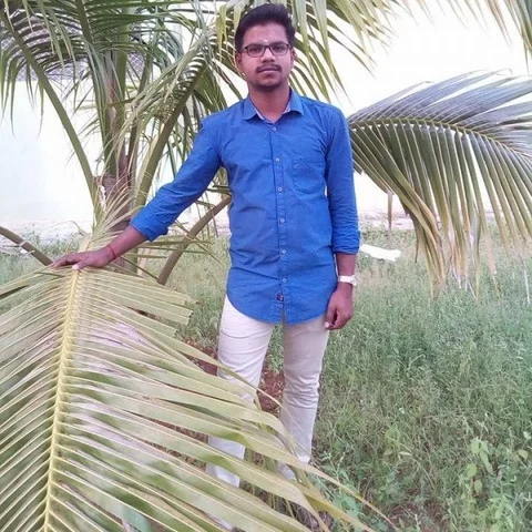 மருத்துவம் முடித்தும் படித்த பள்ளியில் ஆசிரியராக பணிபுரியும் ரஜினி!