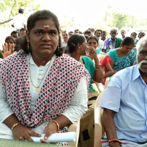 ஒட்டப்பிடாரம் அ.தி.மு.க வேட்பாளரை மாற்ற வேண்டும்! - போர்க்கொடி தூக்கும் பெண் நிர்வாகி!