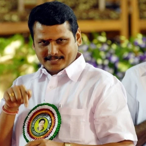 ``செந்தில் பாலாஜியோடு கட்சி மாறினா செத்திருவேன்!"- தந்தையை மிரட்டிய அ.ம.மு.க நிர்வாகி மகன்