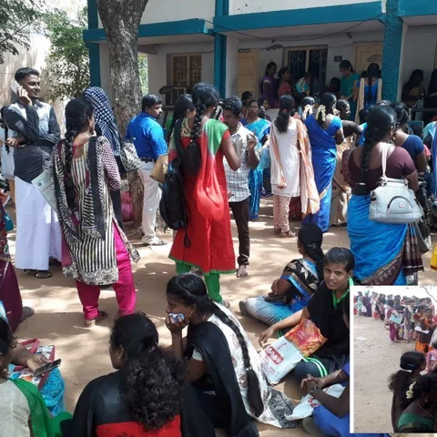 ஓட்டுநர் உரிமம் பெற ஆர்.டி.ஓ. அலுவலகத்தில் குவியும் பெண்கள்!