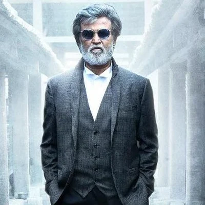செல்ஃபி எடுக்க 6 அடி உயர ரஜினி படம்: 'கபாலி'யை வரவேற்கும் கோவை கஃபே