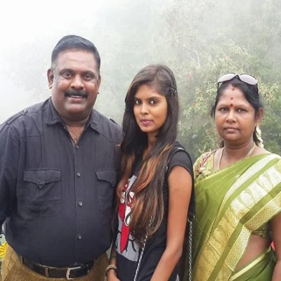 ”மனைவியின் இனிஷியலை மகளுக்கு வைத்தேன்” அசத்தப் போவது யாரு வெங்கடேஷ் ஆறுமுகம்