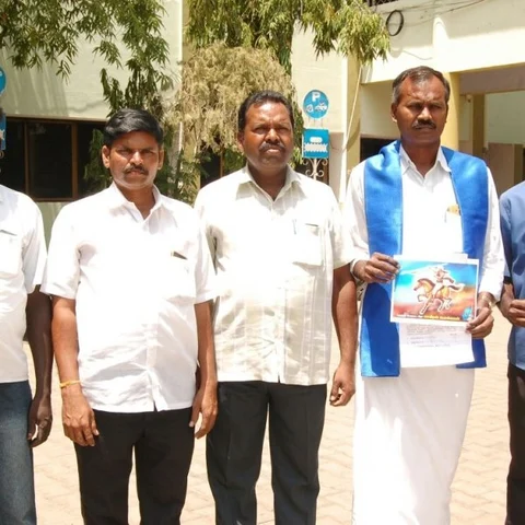 ’பொல்லானுக்கும் மரியாதை செலுத்துங்கள்!’ - தீரன் சின்னமலை நினைவு தின சர்ச்சை