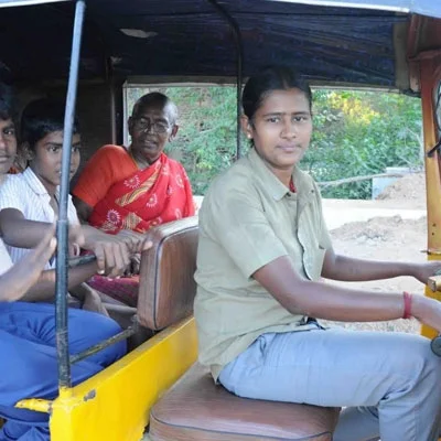ஆட்டோ ரோஜா!