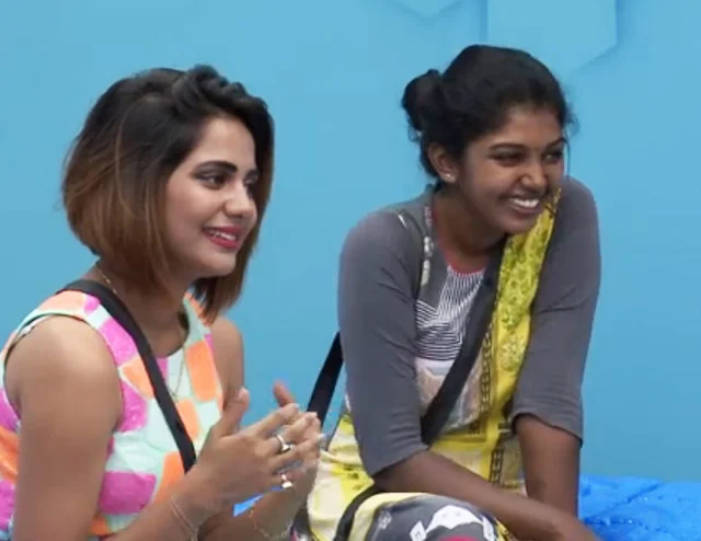 `ஐஸ்வர்யாதான் விஜய்... ரித்விகாதான் அஜித்... ஓ.கே-வா பாஸ்?’ #BiggBossTamil2