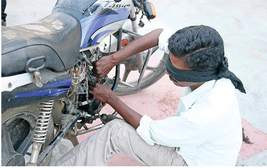 இருட்டு மெக்கானிக்!