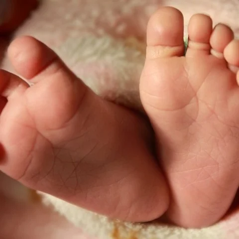 `குழந்தையை எப்படியாவது காப்பாற்றியிருப்போமே!'- ஆம்புலன்ஸ் இல்லாததால் கதறிய பெற்றோர்
