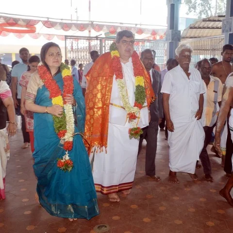 குடும்பத்தினருடன் பிள்ளையார்பட்டியில் சுவாமி தரிசனம்செய்த உச்ச நீதிமன்ற நீதிபதி சஞ்சய்கிஷன் கவுல்!
