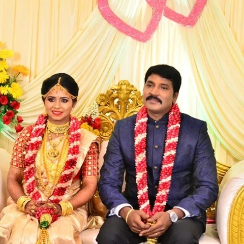 பதினெட்டு ஆண்டுப் பகையை முடிவுக்குக் கொண்டு வந்து இல்லற வாழ்வில் நுழைந்தார் மதுமிதா!
