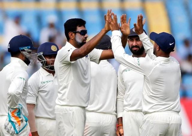 விராட் கோலியை கடுப்பேற்றிய ஜடேஜாவின் ரன்அவுட் `த்ரோ’! - ராஜ்கோட் சுவாரஸ்யம் #INDvWI