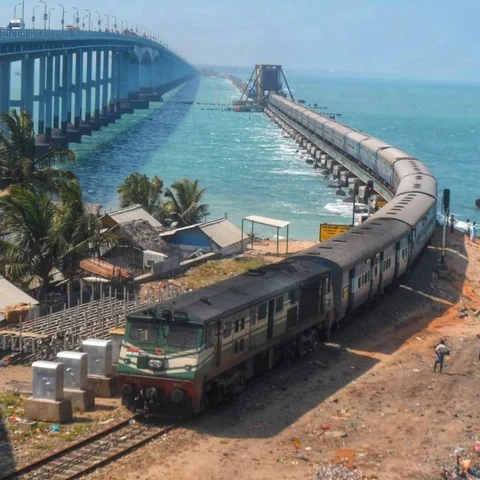 ரயிலிலிருந்து விழுந்தது ஹவாலா பணமா? - வருமானவரி அதிகாரிகள் கிடுக்கிப்பிடி விசாரணை