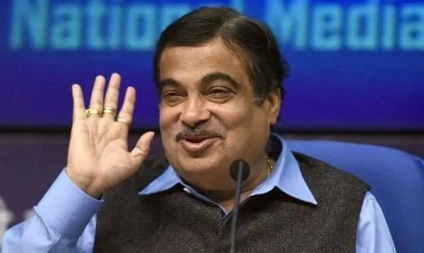 ‘தீர்வு தரமுடியவில்லையெனில் பிரச்னை செய்யாமல் இருங்கள்’ - யாரை சொல்கிறார் கட்கரி?