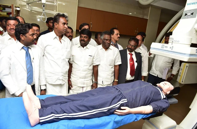 2 வயது குழந்தைக்கு ஹெச்.ஐ.வி ரத்தம் அரசு மருத்துவமனையில் ஏற்றப்படவில்லை! - அமைச்சர் விஜயபாஸ்கர்