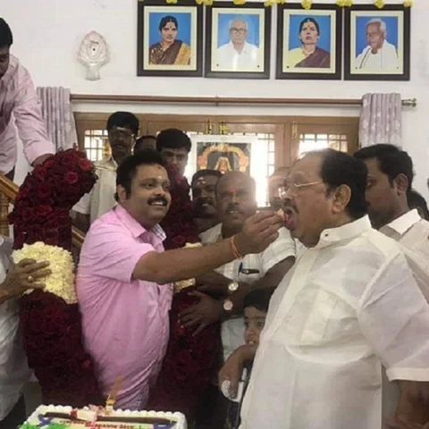 மகனுக்காக எம்பி தொகுதியைக் குறிவைக்கும் துரைமுருகன்! - வேலூர் தி.மு.க-வில் சலசலப்பு