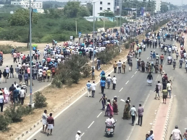 ஸ்டெர்லைட் போராட்டத்தில் துப்பாக்கிச் சூடு! பலி எண்ணிக்கை 9 ஆக அதிகரிப்பு
