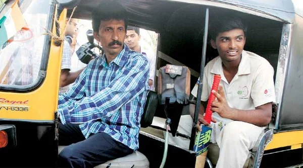 திரண்ட அரசியல்வாதிகள்: அறைக்குள் வைத்து பூட்டப்பட்ட ஆயிரம் ரன்கள் அடித்த வீரர்!