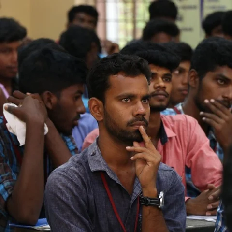 பொறியியல் கல்லூரிகளில் கலை அறிவியல் படிப்பு... விளைவுகள் என்னென்ன?!