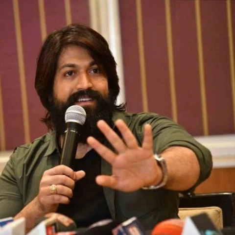 "எனக்கு யாரும் கொலை மிரட்டல் விடவில்லை" - கே.ஜி.எஃப் நாயகன் யாஷ் விளக்கம்