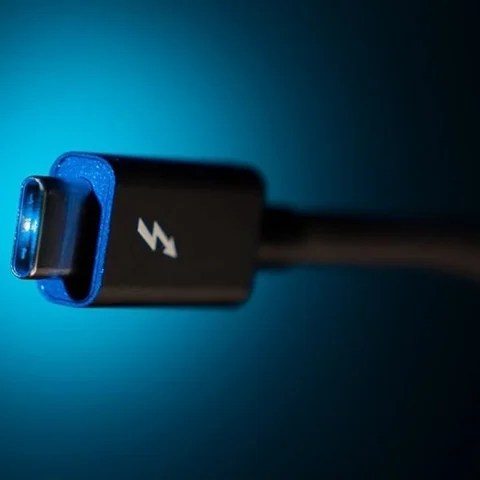 நொடிக்கு 40 Gb வேகம்... வருகிறது USB4!