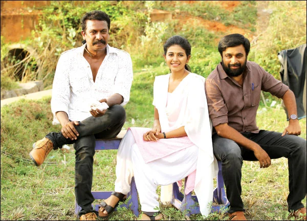 ராஜா to ஜிக்னேஷ்: 8 நிமிட வாசிப்பில் ஆனந்த விகடனின் 12 அசத்தல்கள்!