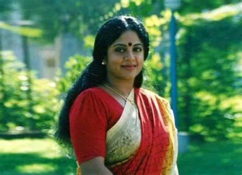 "நதியா, சிம்ரன், ராதிகா, ரம்யா கிருஷ்ணன்... தமிழ் சினிமாவின் செல்ல அம்மாக்கள்!"