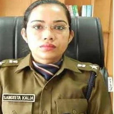 அமைச்சருடன் காரசார மோதல்: பெண் போலீஸ் அதிகாரி இடமாற்றம்!