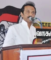 ஒரே நேரத்தில் கூட்டத்துக்கு சென்ற ஸ்டாலின், கோவிலுக்கு சென்ற துர்க்கா