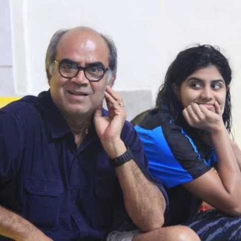 ``எங்கள் குழந்தைகளுக்குச் சிறகுகளையும் வேரையும் கொடுத்திருக்கோம்!” ‘தலைவாசல்’ விஜய் #VikatanExclusive