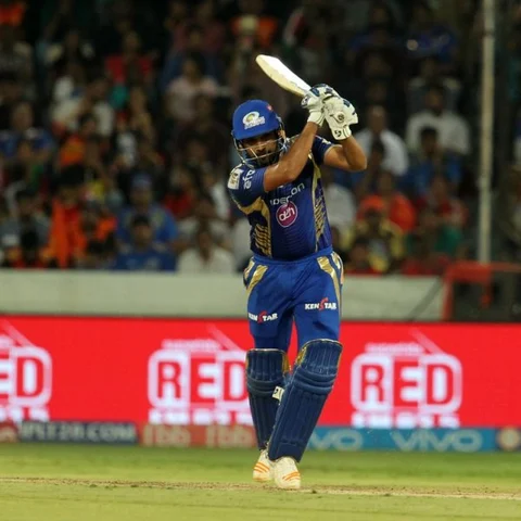 #SRHvMI மும்பை சுமாரான பேட்டிங் : ஹைதராபாத்துக்கு 139 ரன்கள் இலக்கு..!