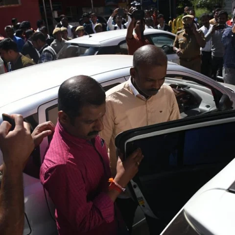 ஜாமீனை ரத்துசெய்யக் கோரி வழக்கு! - மனோஜ், சயான் மீண்டும் ஆஜராக உத்தரவு
