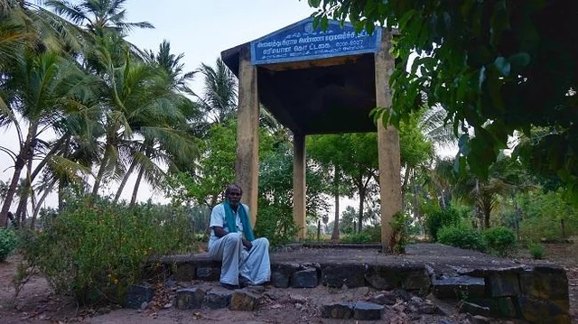 சுடுகாட்டை நந்தவனமாக மாற்றிய கடலூர் கூலித் தொழிலாளி! - நெகிழவைக்கும் பின்னணி #MyVikatan