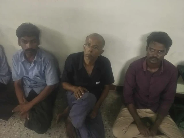 நீதிமன்றத்தில் ஆஜராகிவிட்டு வந்த 17 பேர்மீது தாக்குதல்! சிறுமியை வன்கொடுமை செய்ததால் ஆவேசம்