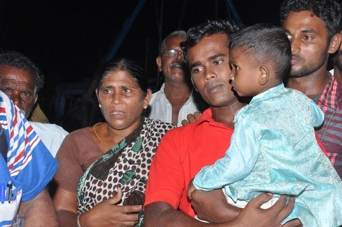 ஒரு மாத சிறைவாசத்துக்கு பிறகு ராமேஸ்வரம் வந்தனர் மீனவர்கள் (படங்கள்)