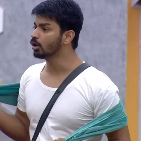 பிக் பாஸ் சாம்பியன் ஆக இவருக்குத்தான் வாய்ப்பு அதிகமோ?! #BiggBossTamil2