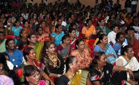 மிஸ் கூவாகம் 2014 பட்டத்தை விஜயவாடா சகானா தட்டி சென்றார்! (படங்கள்)