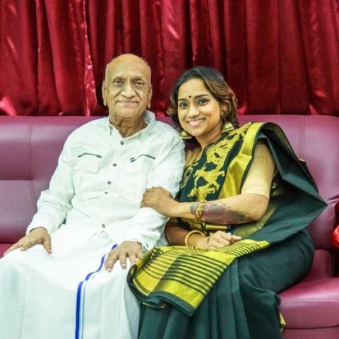 ''அழகு மலராட பாட்டுல ஜதி சொன்ன என் அப்பா இப்ப பார்வையிழந்துட்டார்'' - பாடகி கல்பனா உருக்கம்