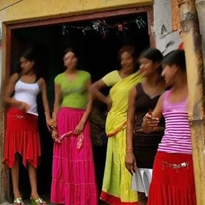 மும்பை காமாத்திபுரா: ஒரு துயரம் வழியும் பயணம்!