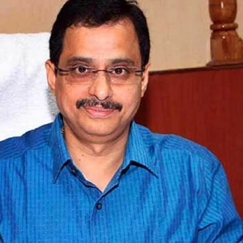 ‘தமிழில் பெயர் பலகை; மறுத்தால் தண்டனை!’ - வணிக நிறுவனங்களுக்கு வேலூர் ஆட்சியர் எச்சரிக்கை