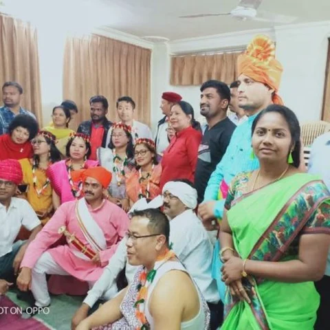 ``ஆசிரியரின் பணி வகுப்பறையுடன் முடிவதில்லை!" - அர்ப்பணிப்பு ஆசிரியை சசிகலா