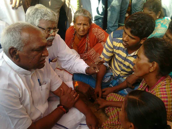 பொன்னார் கருத்தை ஏற்க மறுத்த மீனவர்கள் - போராட்டம் தொடர்கிறது...!