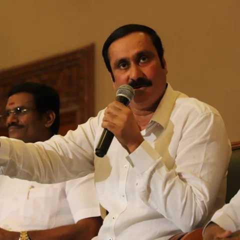 `இப்படி விமர்சிப்பாருன்னு கனவிலும்கூட நினைக்கல; நானும் என் மனைவியும் வருந்தினோம்!’ - அன்புமணி