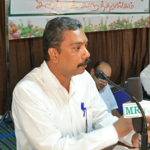 `என்னால் முடிந்த சிறு உதவி இது'- உயிரிழந்த வீரரின் குழந்தை படிப்புச் செலவை ஏற்ற கல்லூரி தாளாளர்