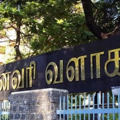 `டெபிட் கார்டு குறுஞ்செய்தி வந்தால் நம்பாதீங்க!' - எச்சரிக்கும் வருமான வரித்துறை