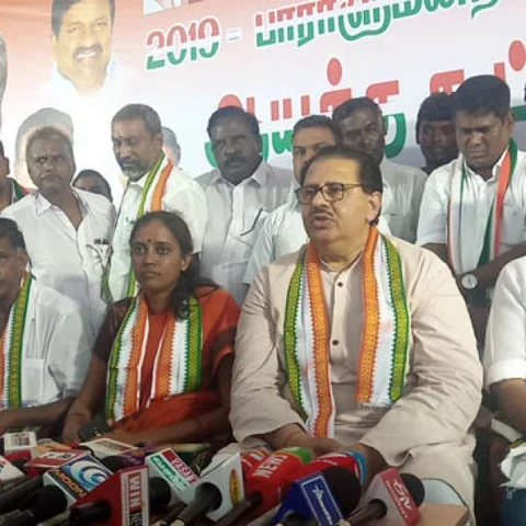 `ஊழலை மறைக்கவே அ.தி.மு.க, பா.ஜ.க, பா.ம.க கூட்டணி' - கரூரில் சஞ்சய் தத் அதிரடி!