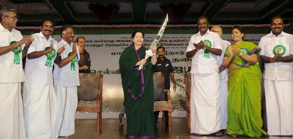 முல்லைப் பெரியாறு அணையில் நீர்மட்டத்தை 152 அடி வரை தேக்க நடவடிக்கை: ஜெயலலிதா